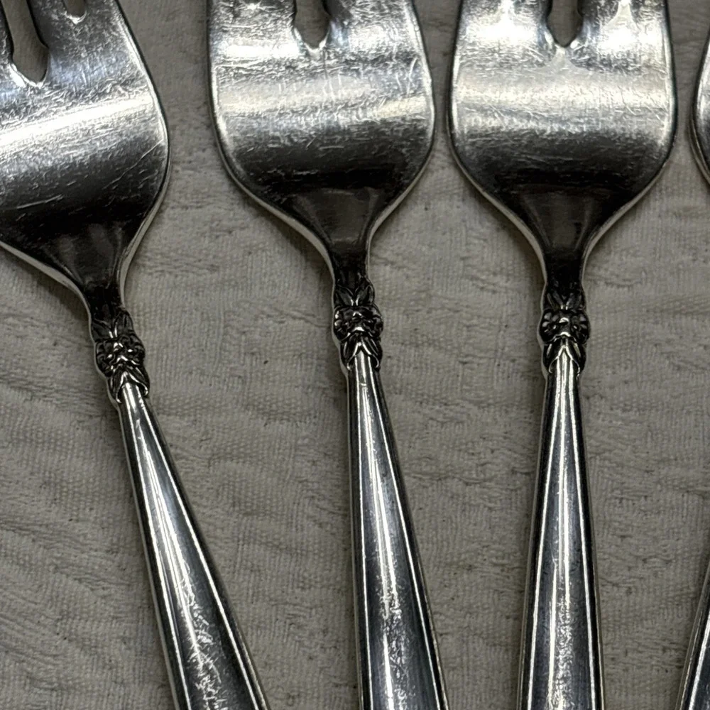 1965 GARLAND 1847 Rogers Bros IS Slotted 4 Salad Forks Silver Plate Flatware